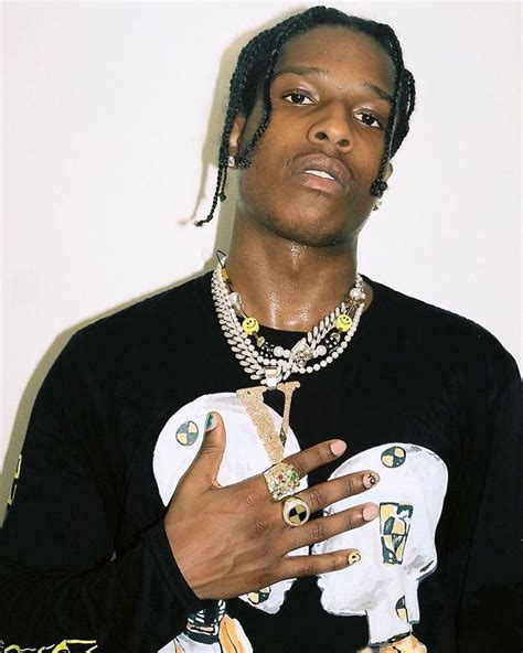 travis scott pearl necklace